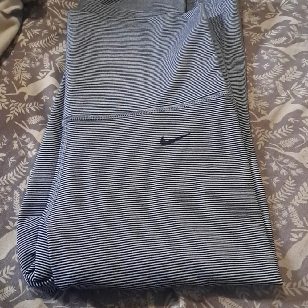 NIKE SMALL COTTON YOGA PANTS - Picture 1 of 1